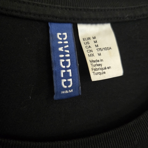 H&M WHITE AND BLACK NEW YORK LONG SHIRT SIZE M - Picture 3 of 6